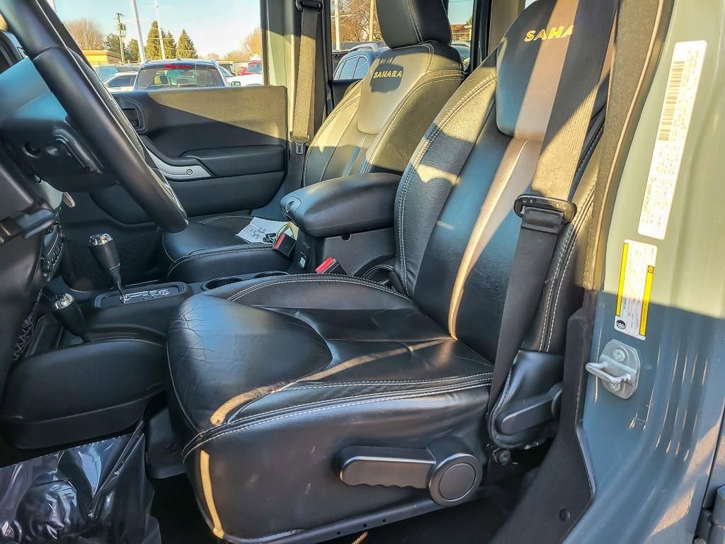 Used 2014 Jeep Wrangler Unlimited Sahara w/ Dual Top Group image 8