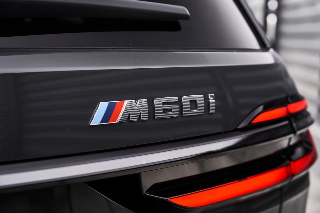 Used 2026 BMW X7 M60i image 10
