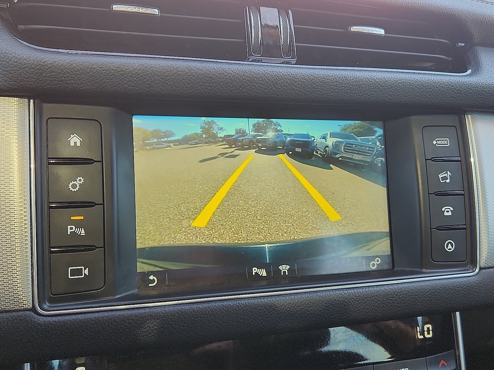 Used 2017 Jaguar XF Prestige RWD image 19