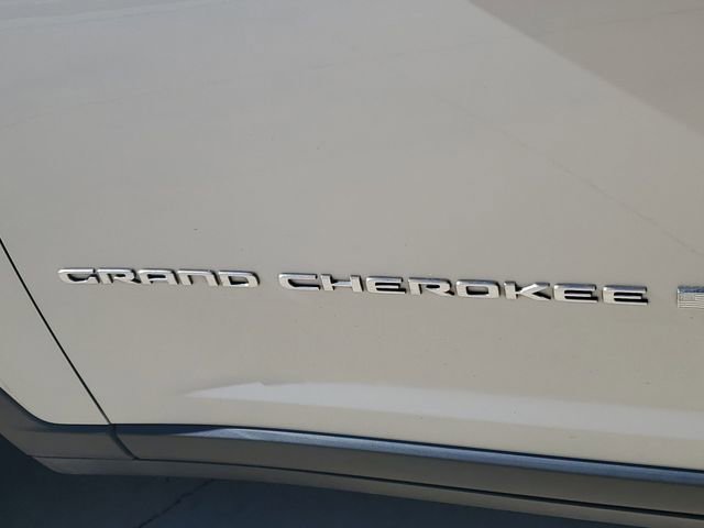 Used 2024 Jeep Grand Cherokee Laredo RWD image 33