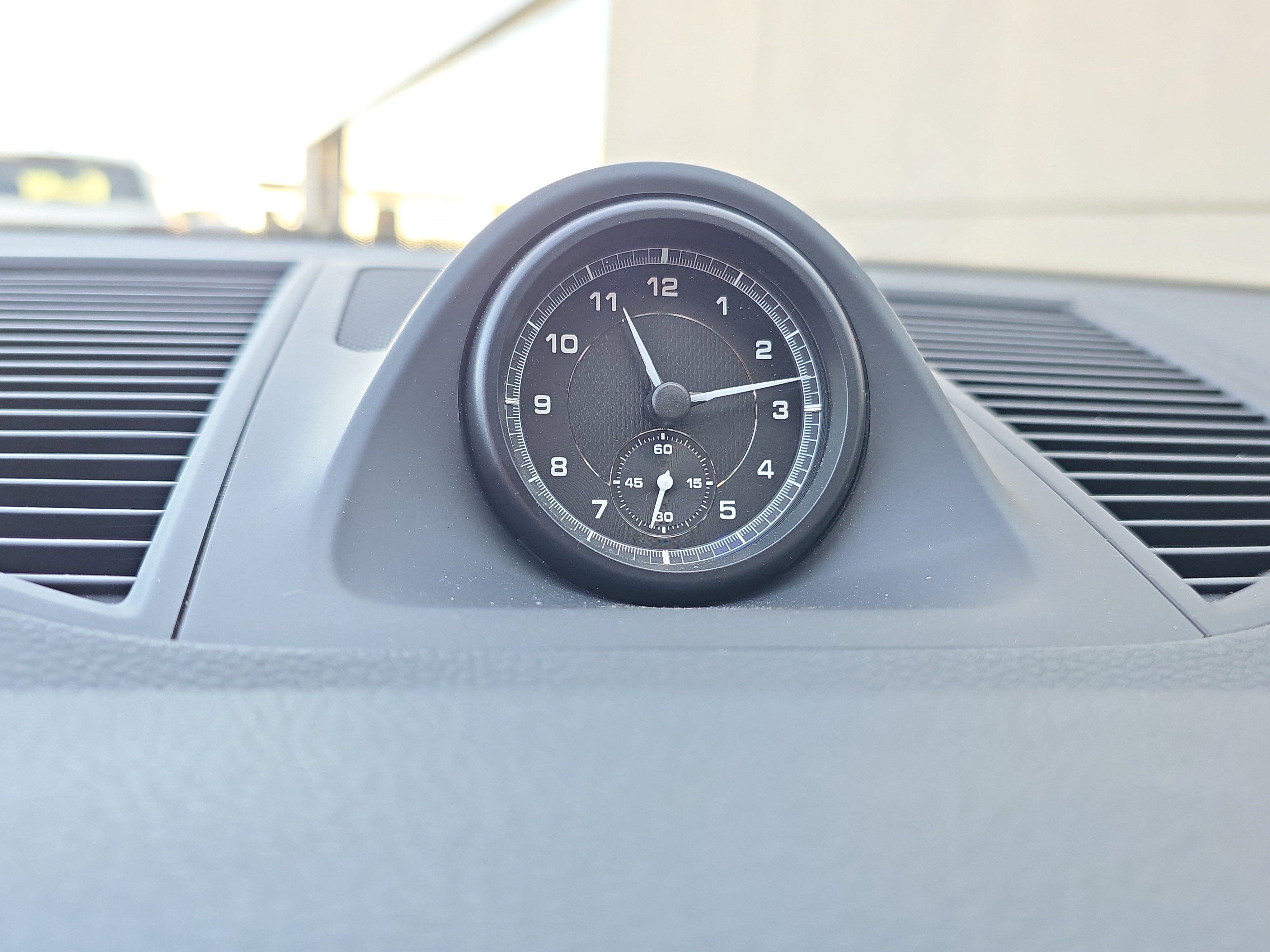 Certified 2024 Porsche Macan image 27