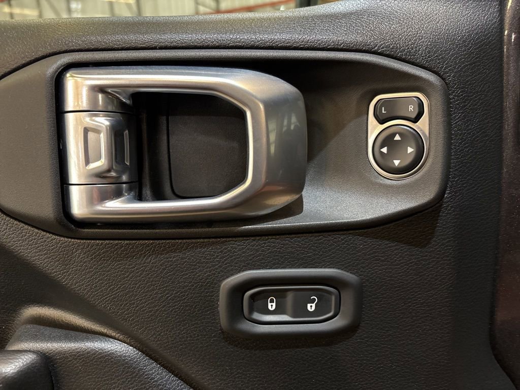 Used 2021 Jeep Wrangler Sport S image 21