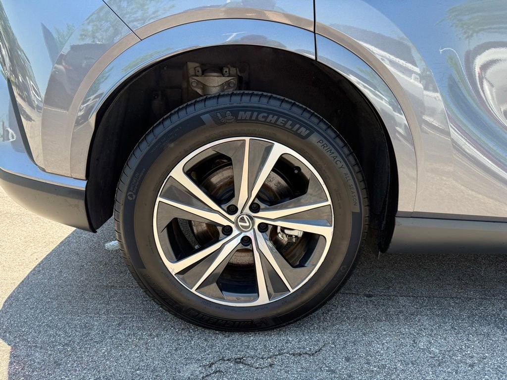 Used 2023 Lexus RX 350h w/ Accessory Package (2T) AWD/4WD image 27