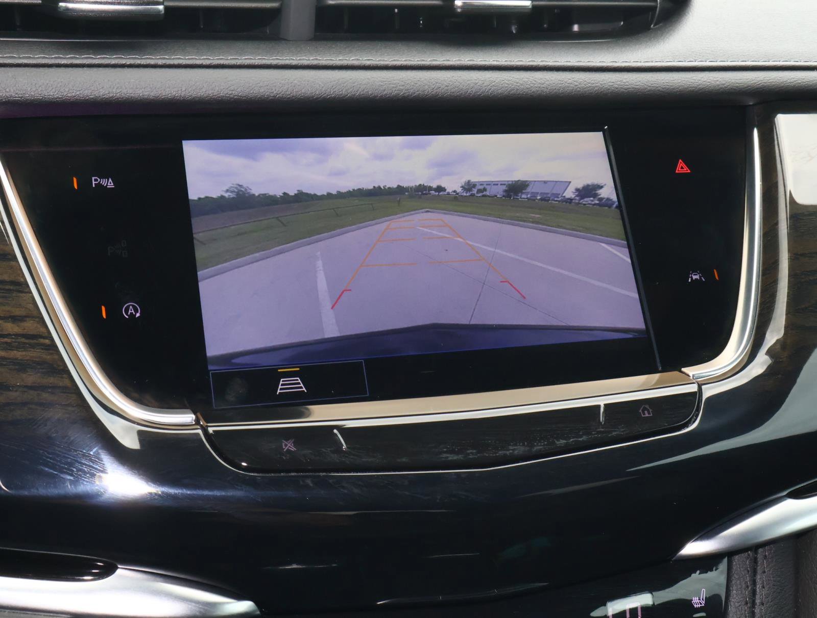 Used 2024 Cadillac XT6 Premium Luxury FWD image 31
