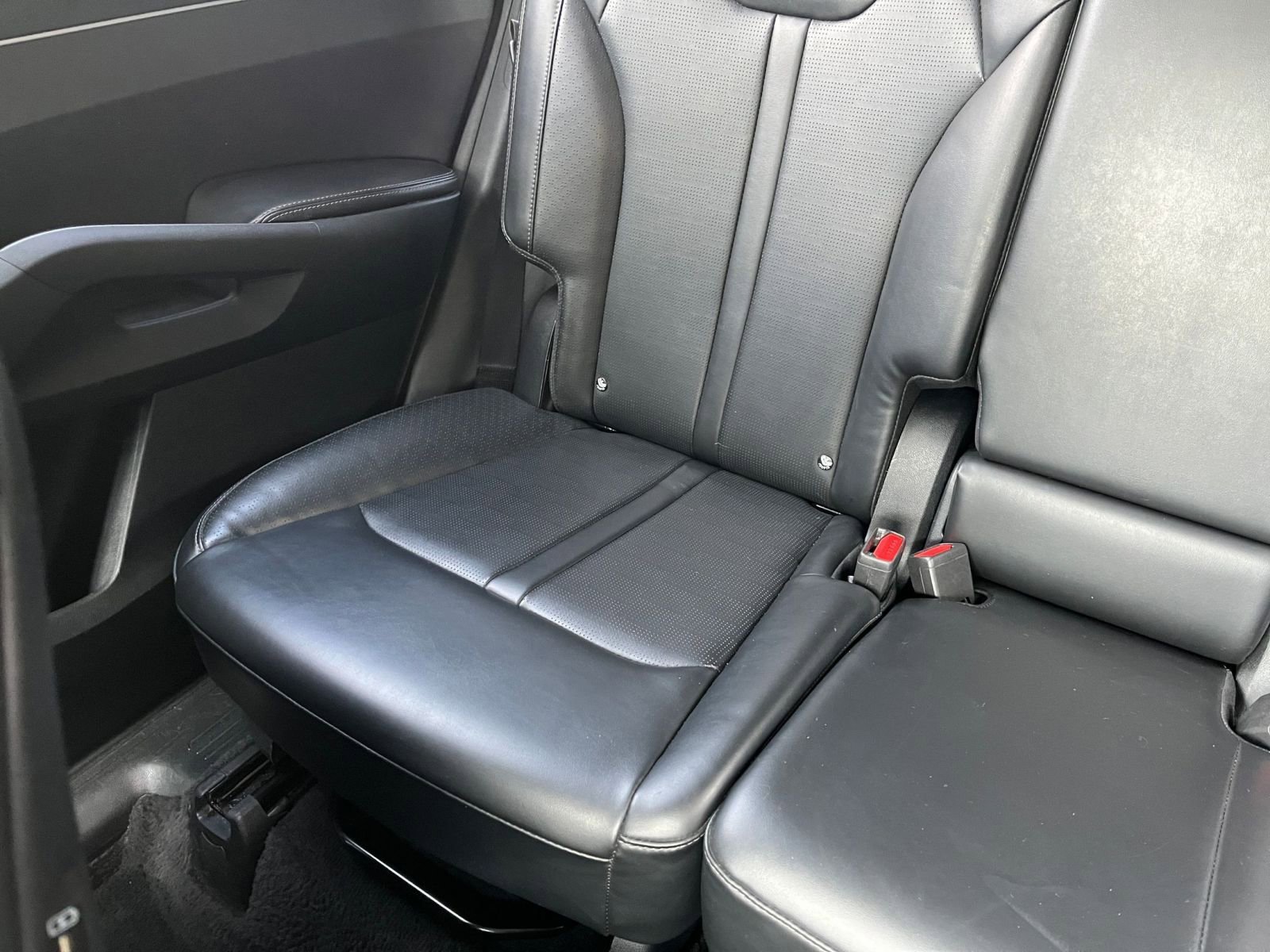 Used 2024 Kia Sorento S image 42