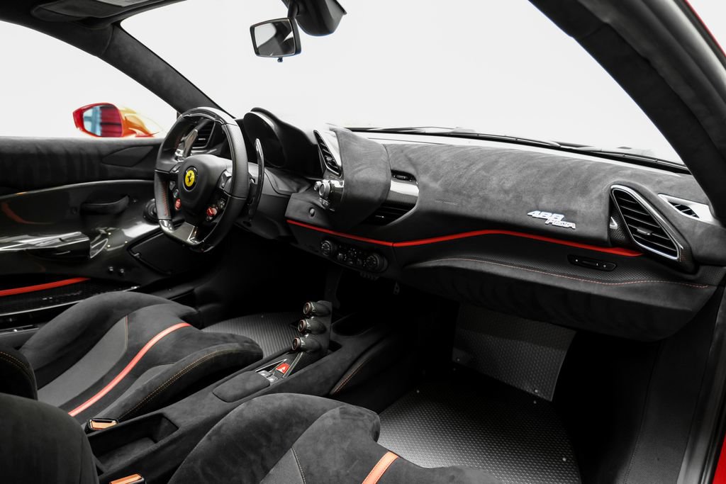 Used 2020 Ferrari 488 Pista Coupe RWD image 13