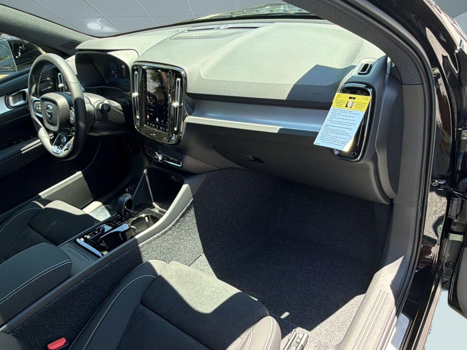 New 2026 Volvo XC40 B5 Ultra w/ Climate Package AWD/4WD image 31