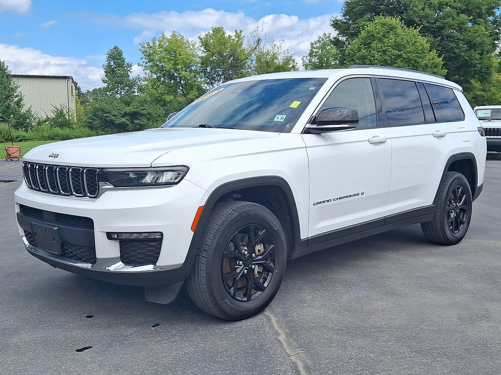 Used 2023 Jeep Grand Cherokee L Limited AWD/4WD image 3