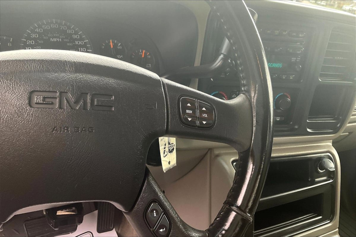 Used 2005 GMC Sierra 1500 SLT w/ Light Duty Power Package image 13
