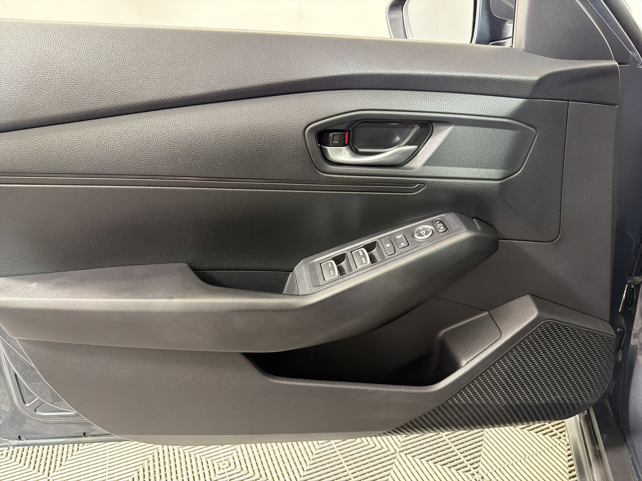 Used 2024 Honda Accord LX image 9