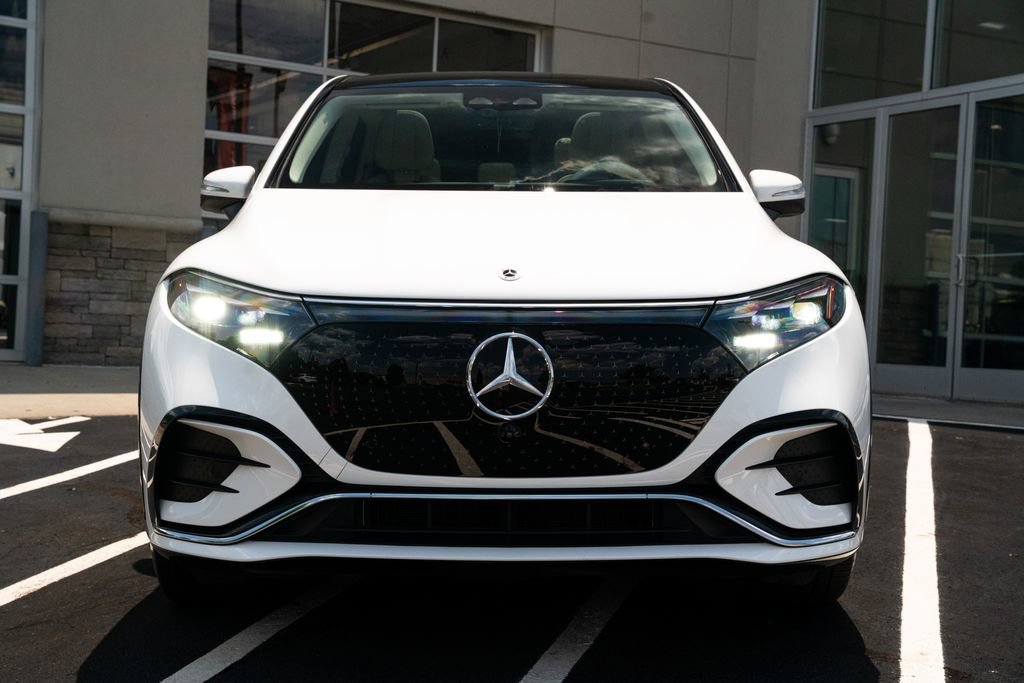Used 2023 Mercedes-Benz EQS 450+ SUV image 4