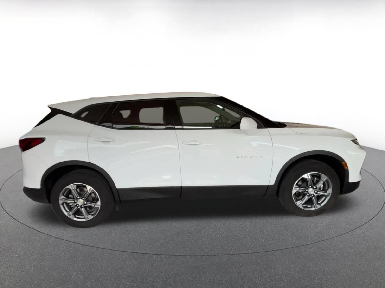 Used 2026 Chevrolet Blazer LT FWD image 16