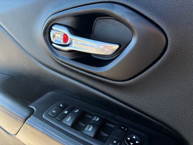 Used 2021 Jeep Cherokee Trailhawk w/ Trailer Tow Group image 14