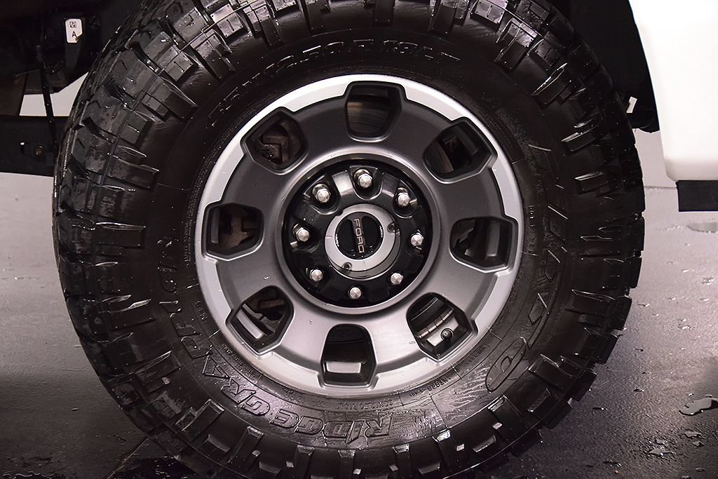 Used 2024 Ford F350 Platinum w/ Tremor Off-Road Package AWD/4WD image 12