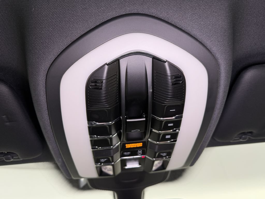Used 2011 Porsche Cayenne AWD/4WD image 27