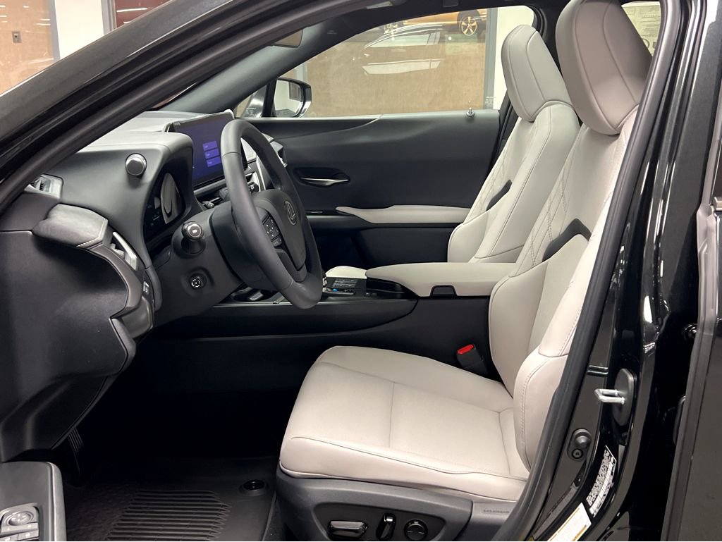 New 2026 Lexus UX 300h AWD image 9