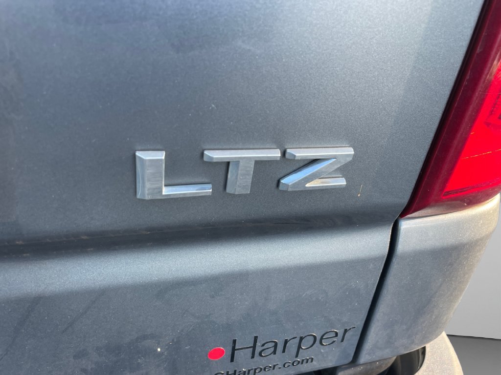 Certified 2019 Chevrolet Silverado 1500 LTZ w/ LTZ Convenience Package AWD/4WD image 18