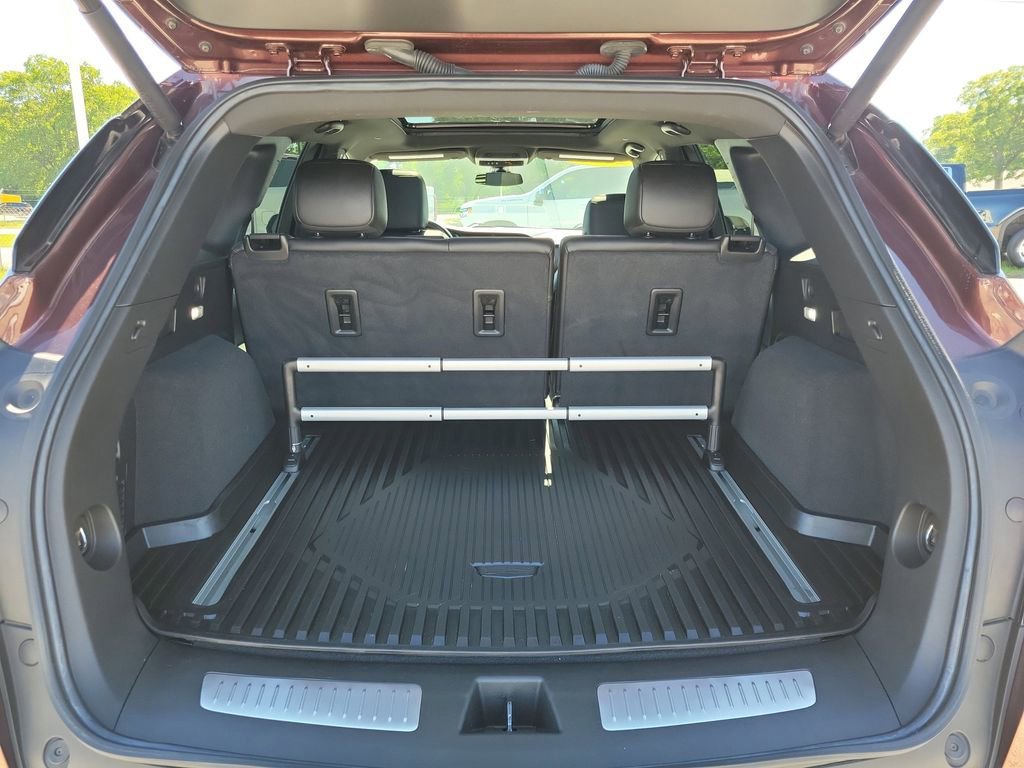 Certified 2022 Cadillac XT5 Premium Luxury w/ LPO, Floor Liner Package FWD image 6