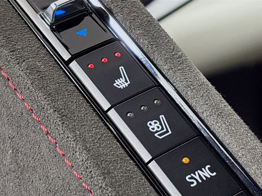 Certified 2023 Chevrolet Corvette Stingray Premium Conv w/ Z51 Performance Package image 25