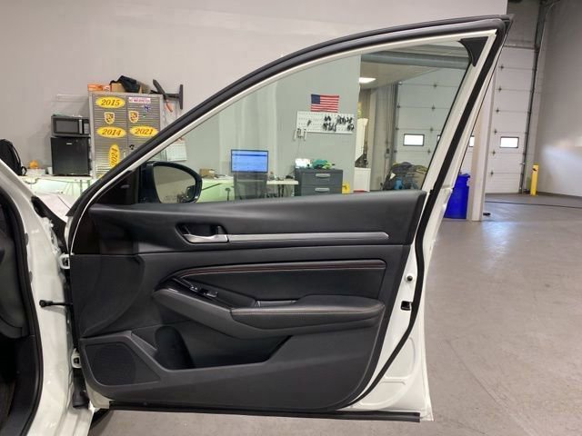 Certified 2023 Nissan Altima 2.5 SR w/ SR Premium Package image 28