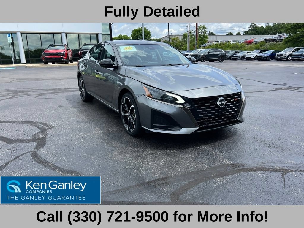 Used 2023 Nissan Altima 2.5 SR AWD/4WD image 5