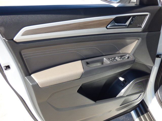 Used 2021 Volkswagen Atlas SEL Premium image 35