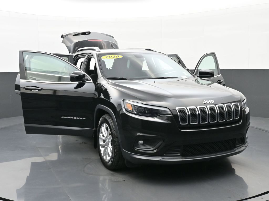 Used 2019 Jeep Cherokee Latitude w/ Popular Appearance Group FWD image 49