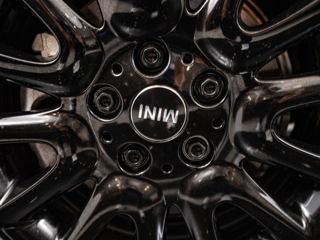Used 2018 MINI Cooper 2-Door Hardtop FWD image 8