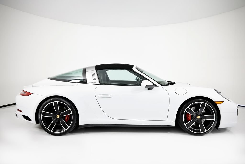 Certified 2018 Porsche 911 Targa 4S w/ Sportdesign Package AWD/4WD image 8