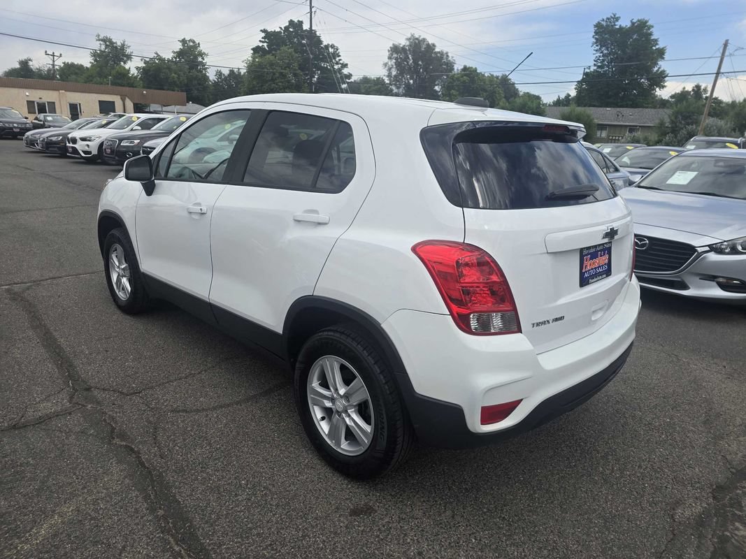 Used 2019 Chevrolet Trax LS w/ Tint and Cruise Package AWD/4WD image 14
