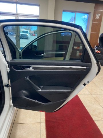 Used 2017 Volkswagen Passat 1.8T SE image 13