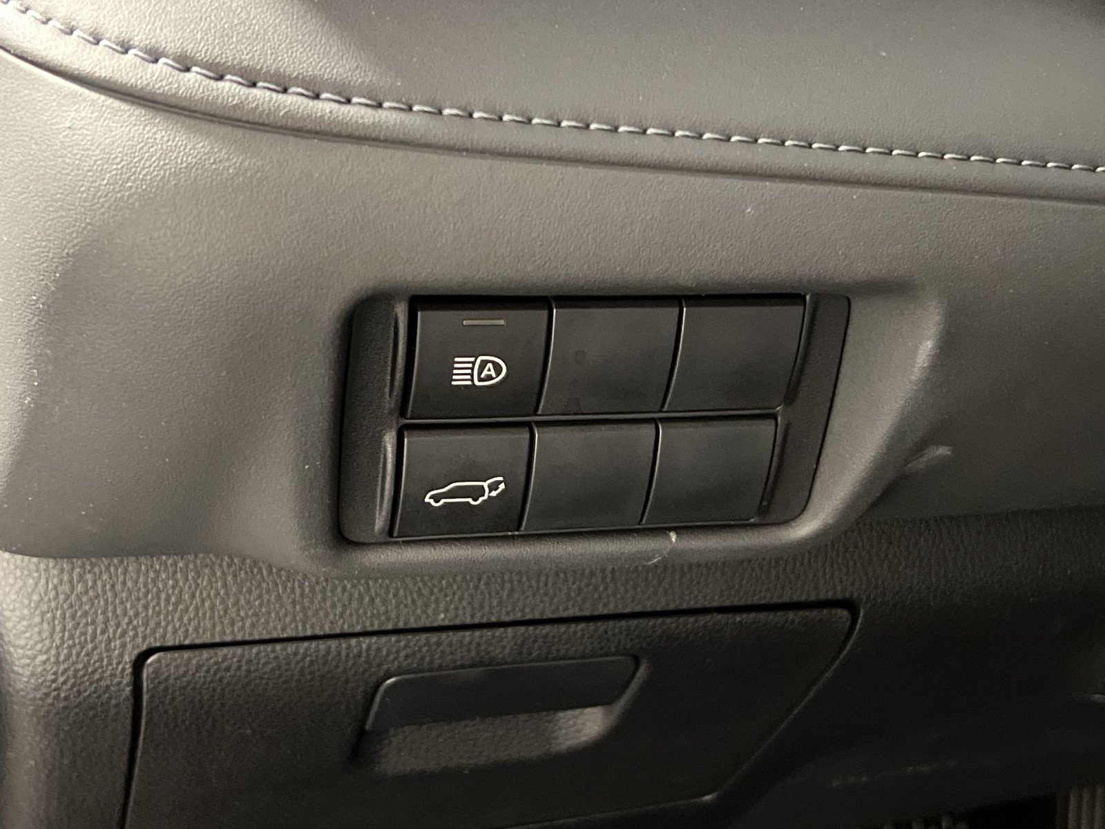 Used 2023 Toyota Highlander XLE AWD/4WD image 31