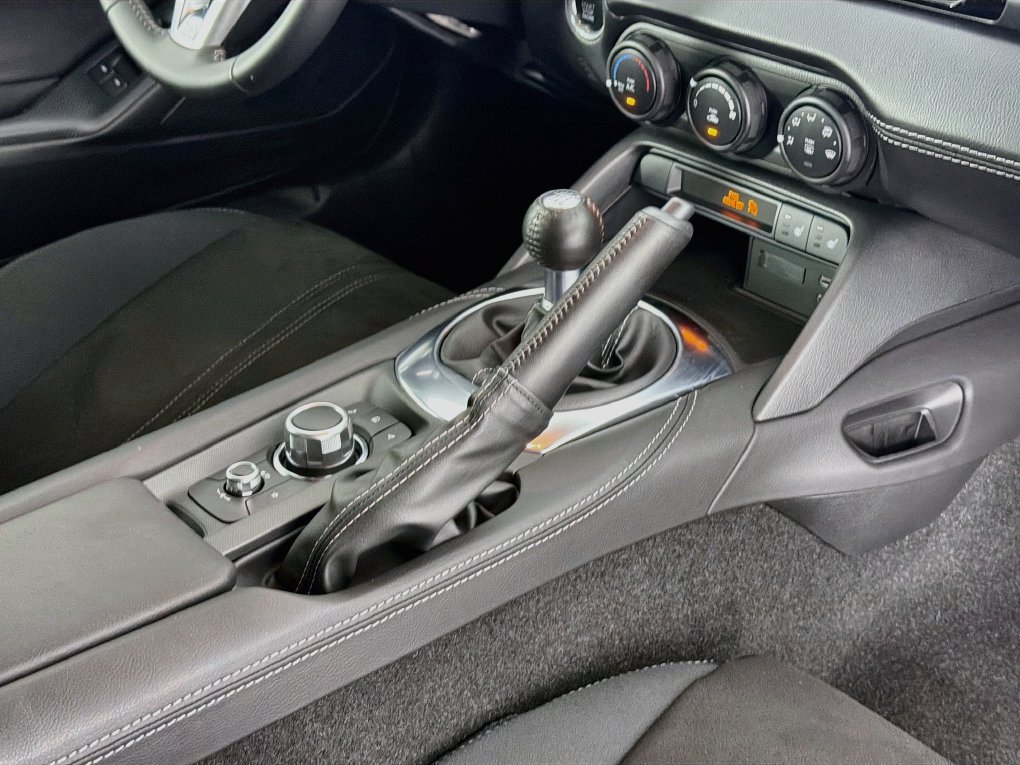 Used 2025 MAZDA MX-5 Miata Club RWD image 32