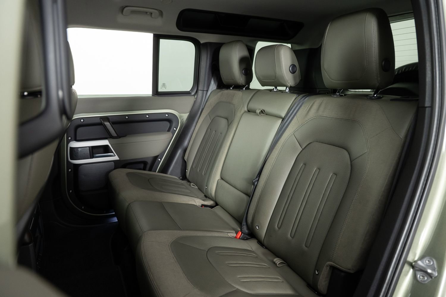 Used 2020 Land Rover Defender 110 S image 16