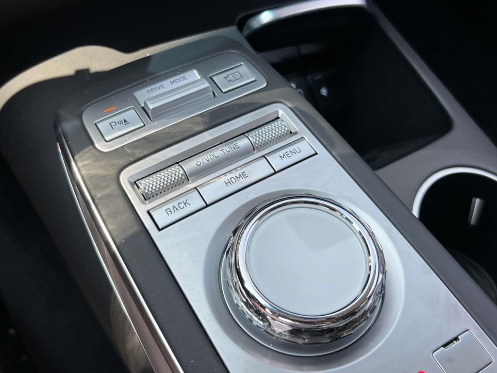 New 2025 Genesis Electrified GV70 Advanced w/ Prestige Package image 32