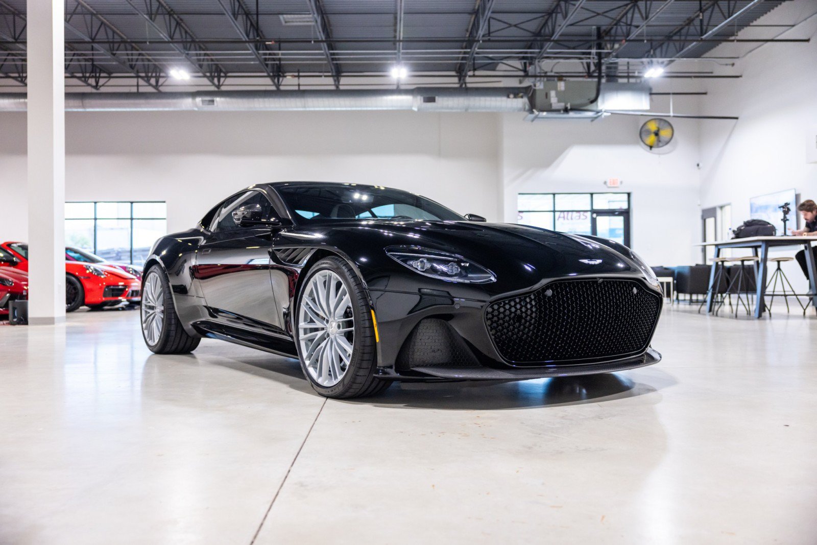Used 2022 Aston Martin DBS Superleggera RWD image 3