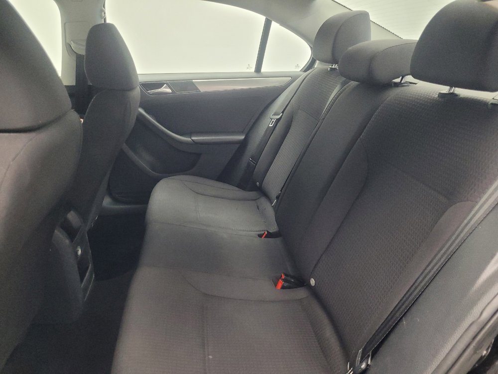Used 2015 Volkswagen Jetta SE FWD image 18