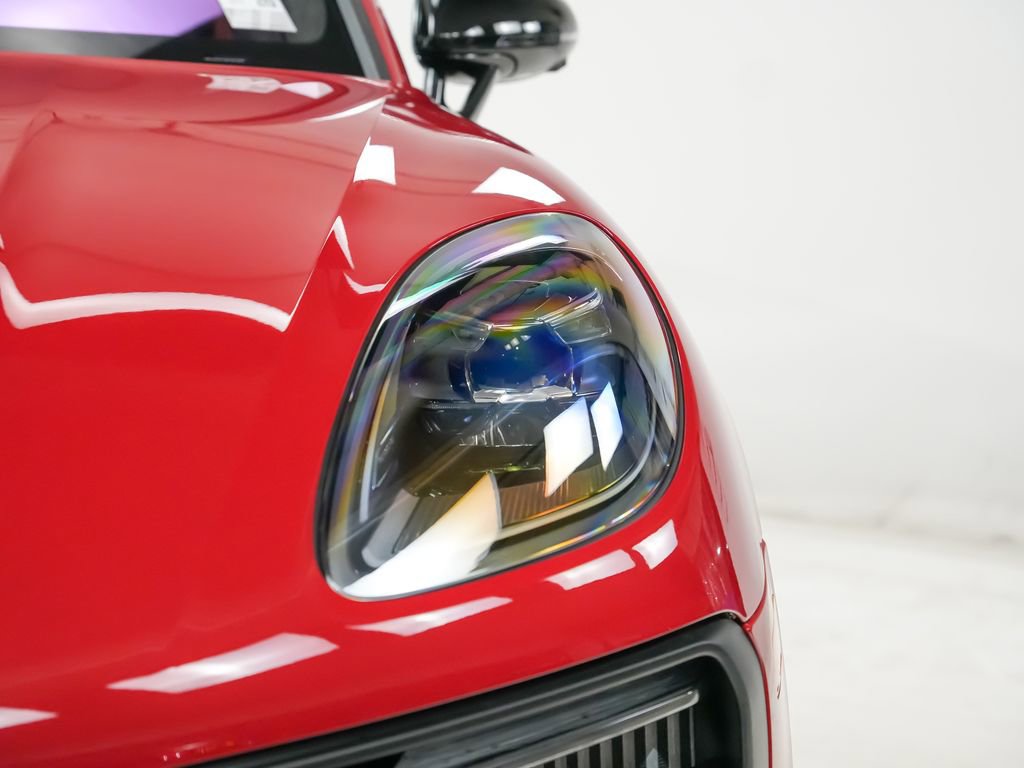 New 2026 Porsche Macan GTS image 7