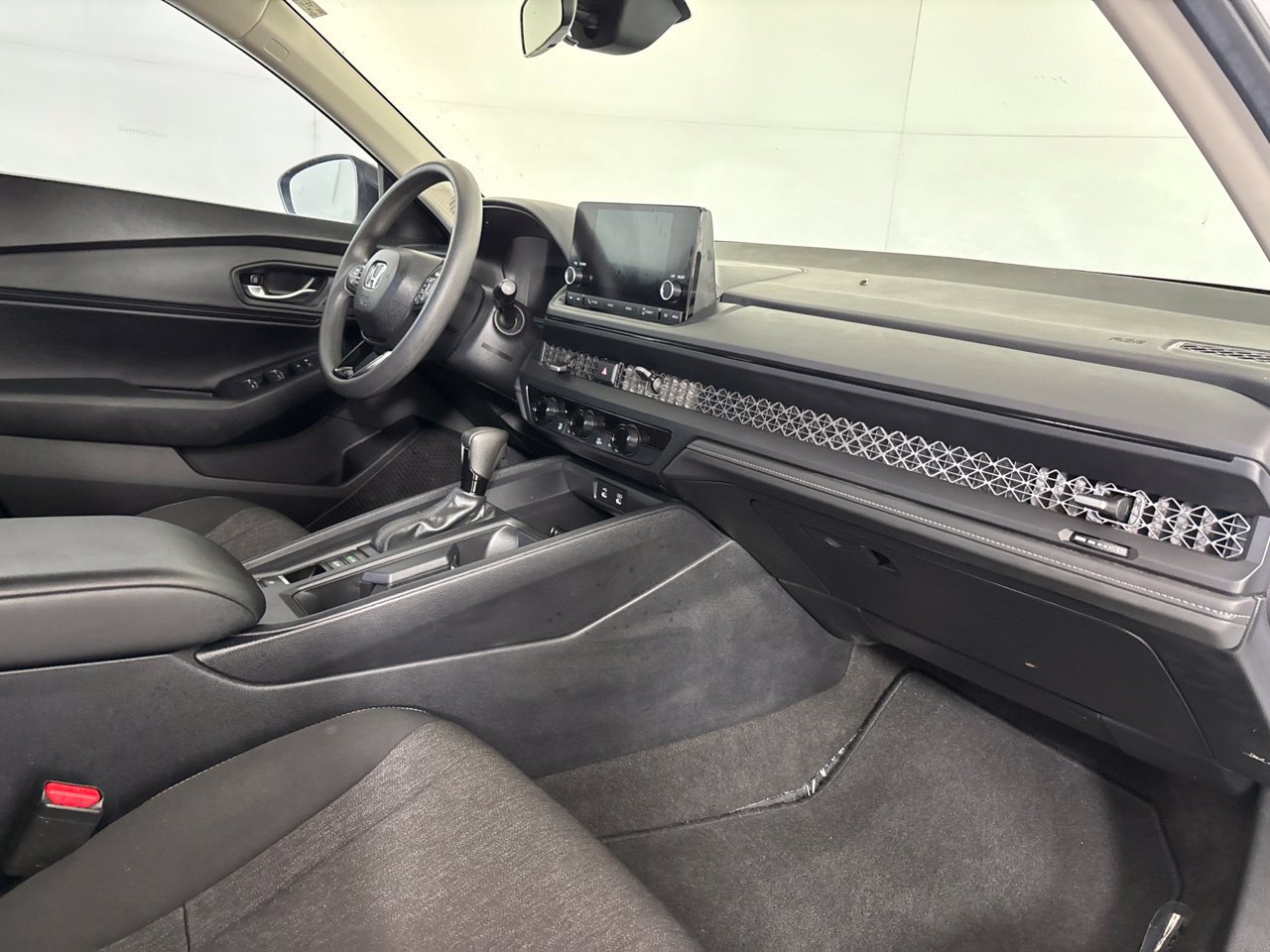 Used 2025 Honda Accord SE image 31