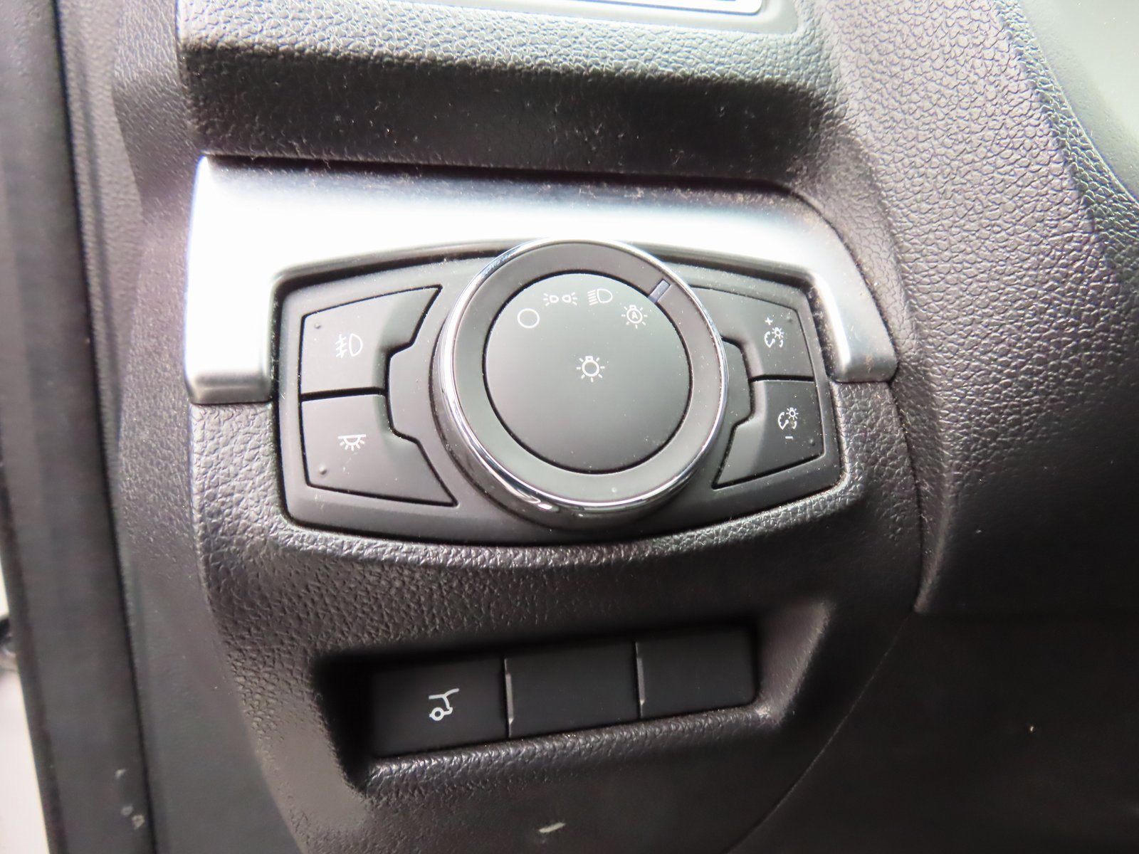 Used 2018 Ford Explorer Limited w/ Equipment Group 301A image 11