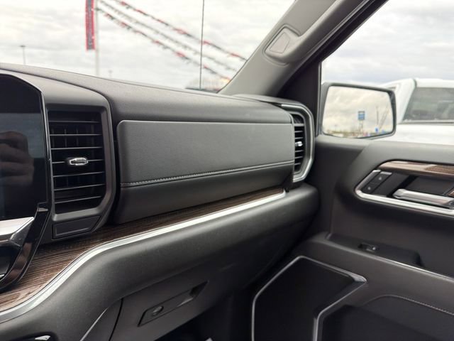 Used 2025 Chevrolet Silverado 1500 LT image 25