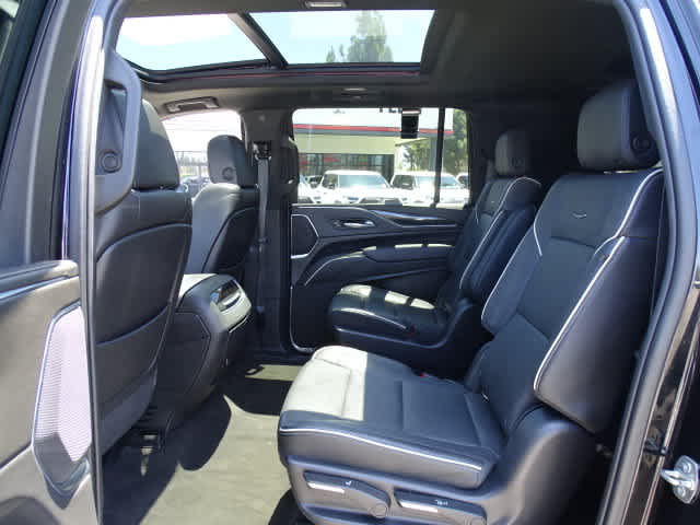 Used 2022 Cadillac Escalade ESV Sport AWD/4WD image 21