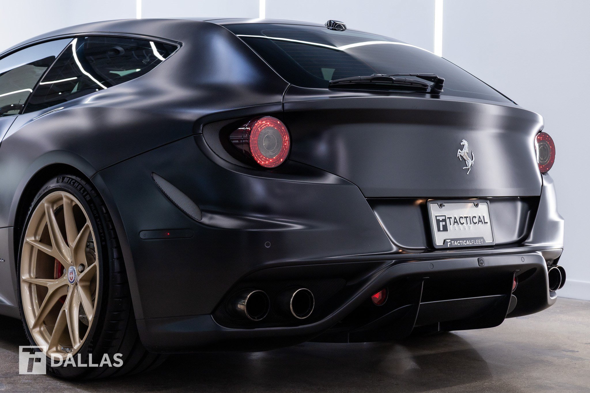 Used 2012 Ferrari FF AWD/4WD image 10