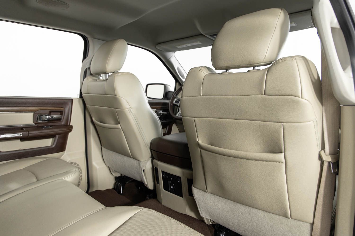 Used 2015 RAM 1500 Laramie w/ Convenience Group image 22