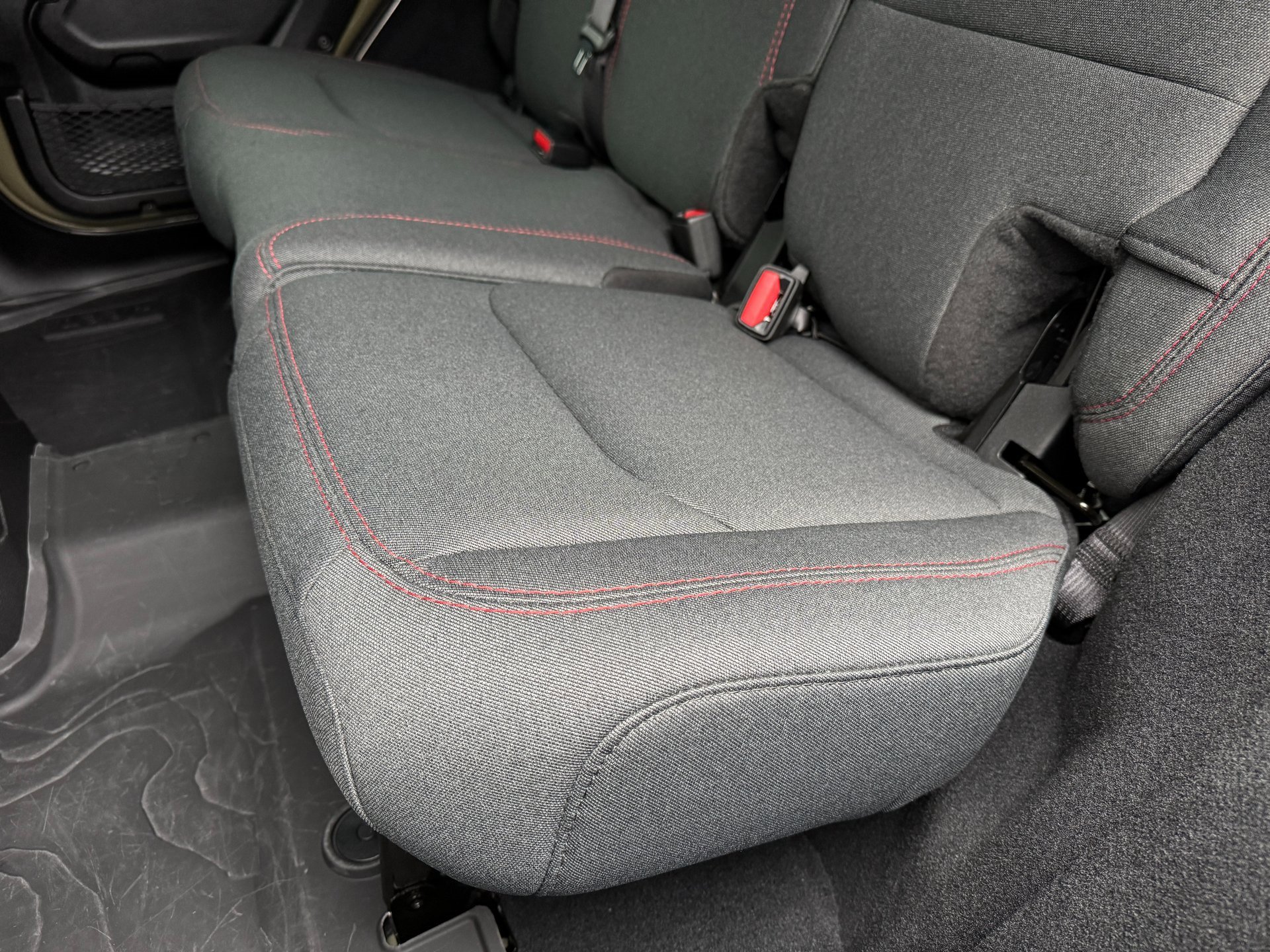 Used 2025 Jeep Wrangler Rubicon w/ Technology Group image 15