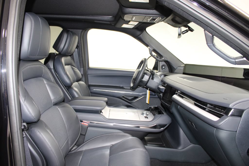New 2027 Lincoln Navigator Reserve w/ Jet Appearance Package AWD/4WD image 31
