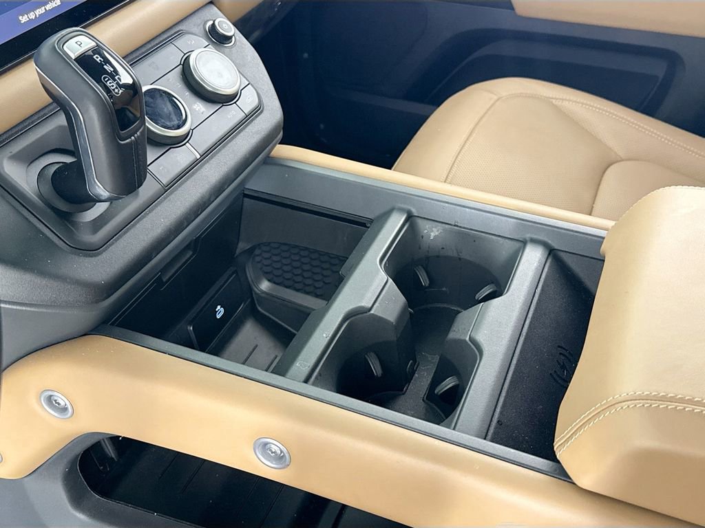 Used 2025 Land Rover Defender 110 S image 21