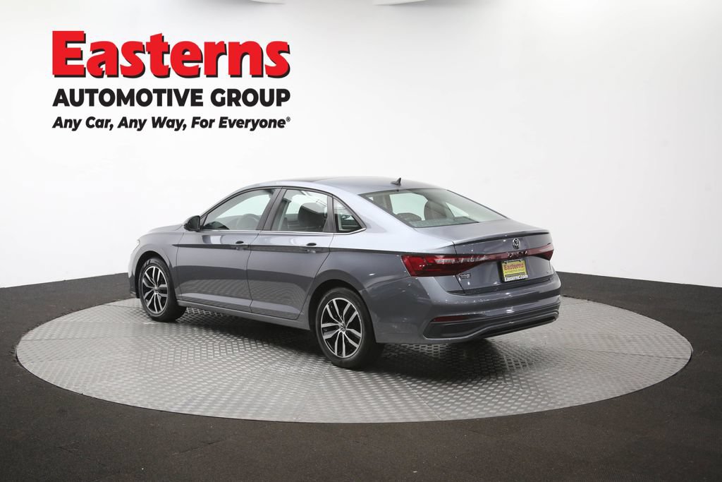 Used 2025 Volkswagen Jetta SE FWD image 63