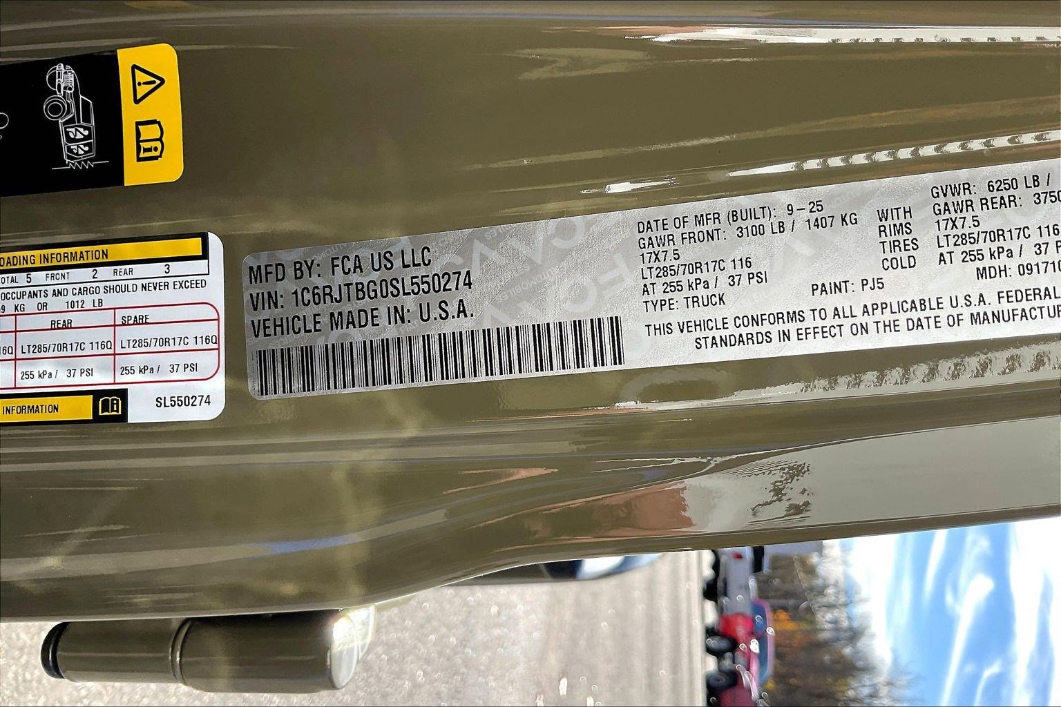 New 2025 Jeep Gladiator Rubicon image 13