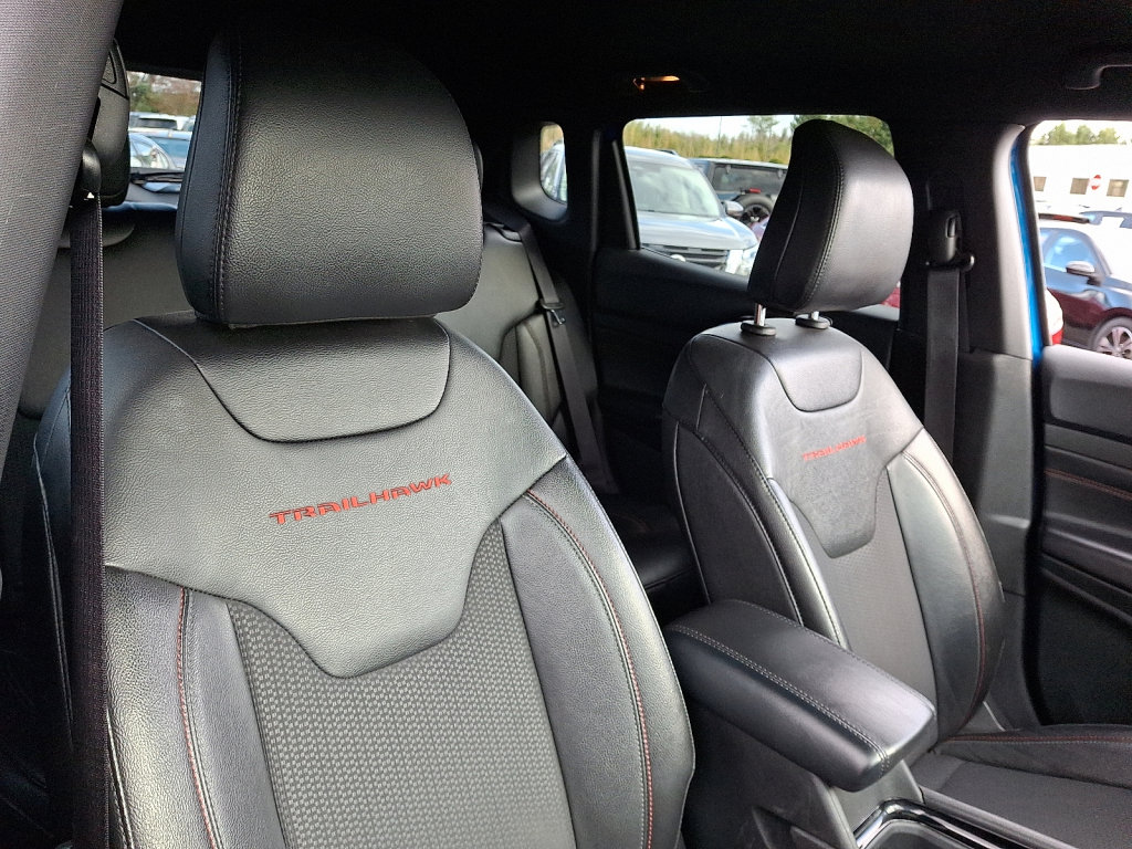 Used 2024 Jeep Compass Trailhawk image 13